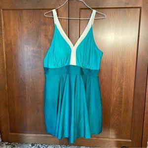 BloomChic Swim Dress Teal and Creme size 18/20 brand new with tags